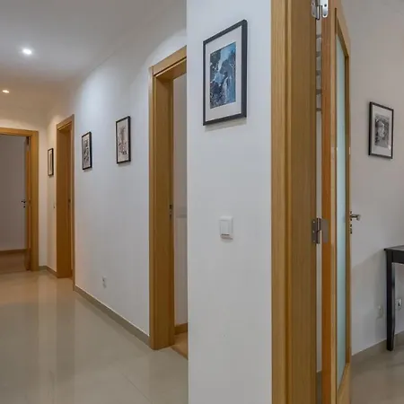 Spacious & Modern 3bdr In Algarve By Lovelystay シルヴェス