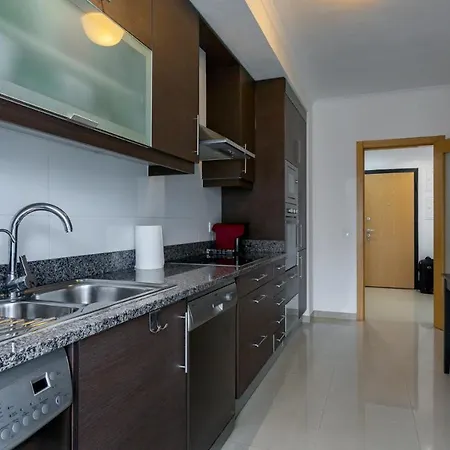 Spacious & Modern 3bdr In Algarve By Lovelystay アパート シルヴェス
